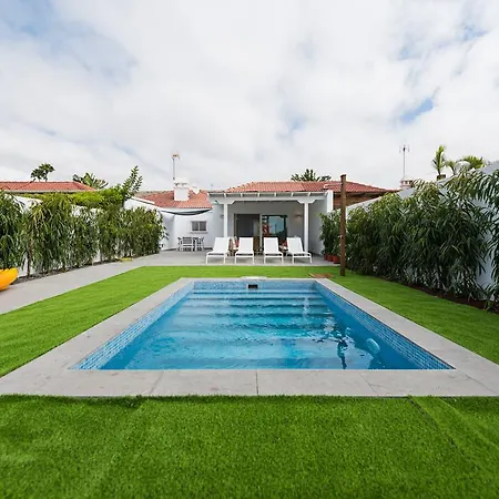 Villas Villa *